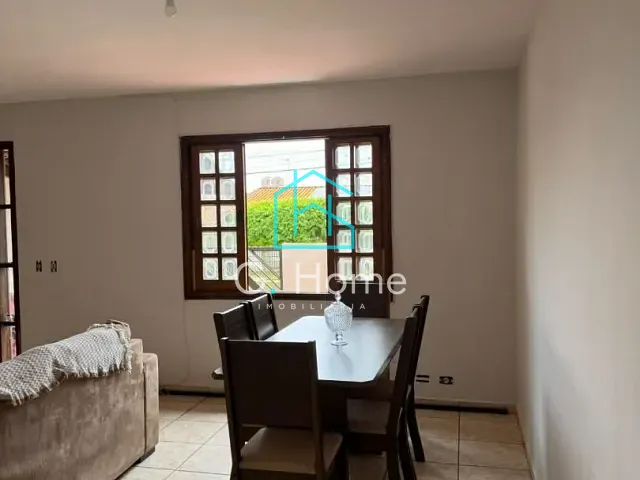 Casa com 300m² 3 quartos e 2 banheiros, à venda, no bairro São Pedro em Londrina