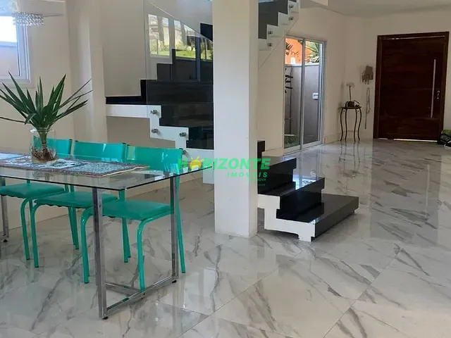 Casa com 313m² 4 quartos e 4 banheiros, à venda, no bairro Urbanova em São José dos Campos