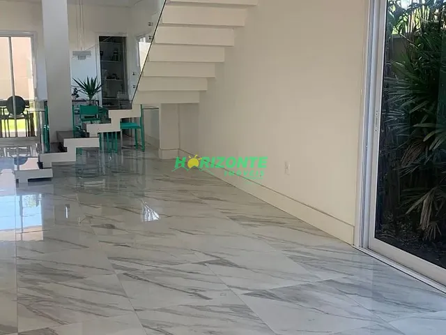 Casa com 313m² 4 quartos e 4 banheiros, à venda, no bairro Urbanova em São José dos Campos