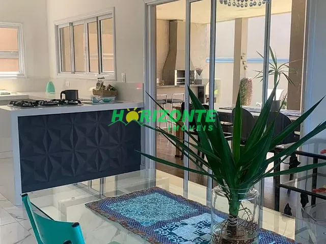 Casa com 314m² 4 quartos e 4 banheiros, à venda, no bairro Urbanova em São José dos Campos