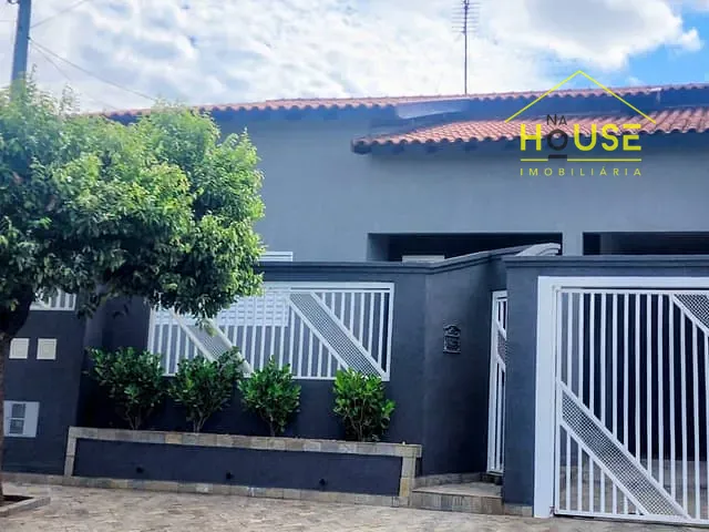 Casa 3 quartos e 1 banheiro, à venda, no bairro Jardim Acapulco em Fernandópolis