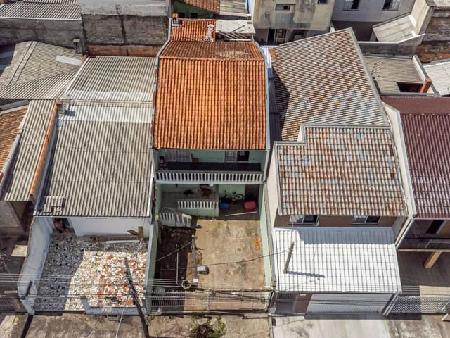 Casa com 130m² 4 quartos e 4 banheiros, à venda, no bairro Cidade Industrial em Curitiba