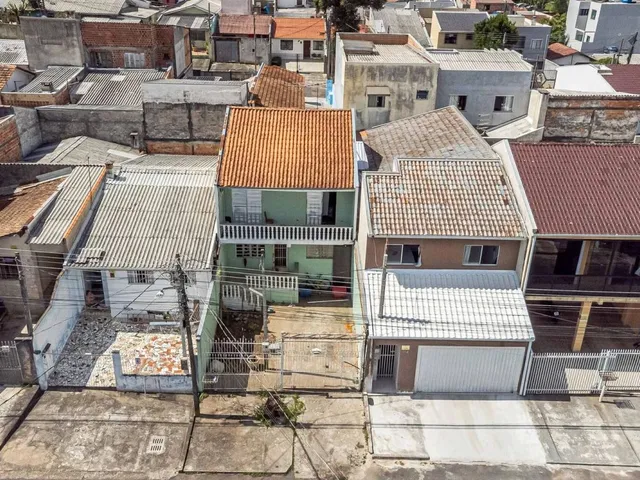 Casa com 130m² 4 quartos e 4 banheiros, à venda, no bairro Cidade Industrial em Curitiba