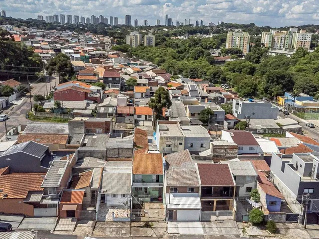 Casa com 130m² 4 quartos e 4 banheiros, à venda, no bairro Cidade Industrial em Curitiba