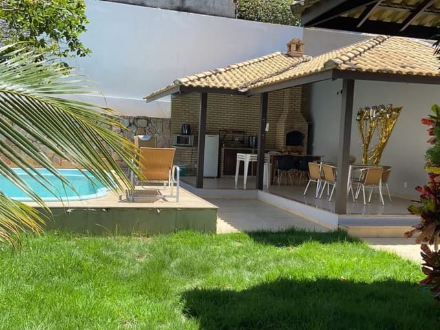 Casa com 411m² 3 quartos e 4 banheiros, à venda, no bairro Glória em Macaé