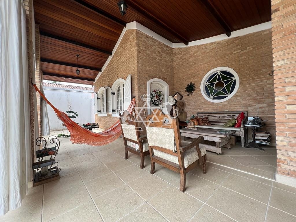 Casa à venda com 3 quartos, 236m² - Foto 7