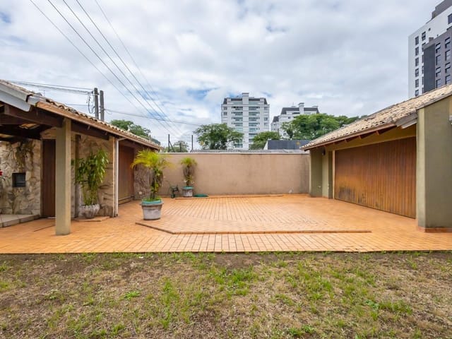 Casa com 436m² 4 quartos e 4 banheiros, à venda, no bairro Boa Vista em Curitiba