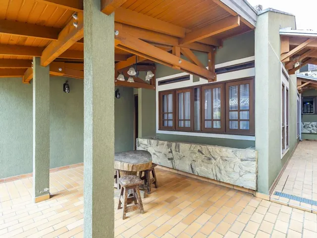 Casa com 436m² 4 quartos e 4 banheiros, à venda, no bairro Boa Vista em Curitiba