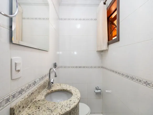 Casa com 436m² 4 quartos e 4 banheiros, à venda, no bairro Boa Vista em Curitiba