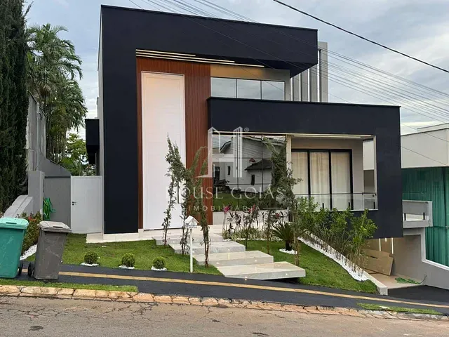 Casa com 450m² 4 quartos e 5 banheiros, à venda, no bairro Condomínio do Lago 1ª Etapa em Goiânia