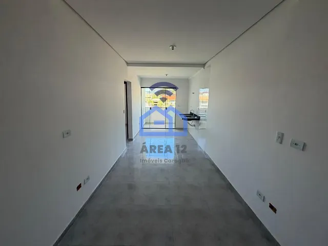 Casa 2 quartos e 2 banheiros, à venda, no bairro Massaguaçu em Caraguatatuba
