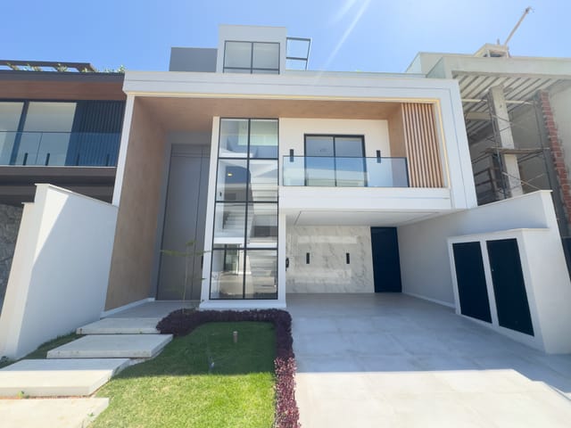 Casa com 316m² 4 quartos e 7 banheiros, à venda, no bairro Recreio dos Bandeirantes em Rio de Janeiro