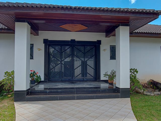 Casa com 1500m² 4 quartos e 4 banheiros, à venda ou para alugar, no bairro Estrela em Ponta Grossa