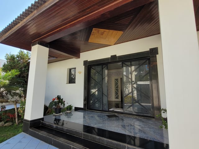 Casa com 1500m² 4 quartos e 4 banheiros, à venda ou para alugar, no bairro Estrela em Ponta Grossa