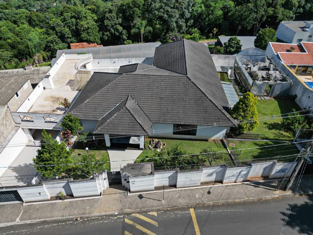 Casa com 1500m² 4 quartos e 4 banheiros, à venda ou para alugar, no bairro Estrela em Ponta Grossa