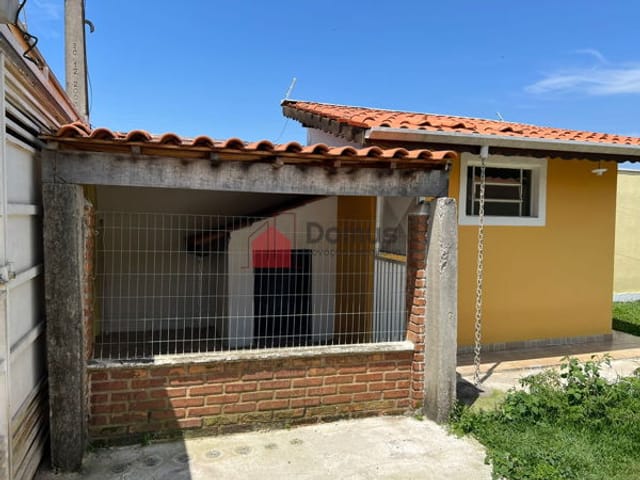 Casa para alugar, no bairro Residencial Parque das Palmeiras em Pindamonhangaba