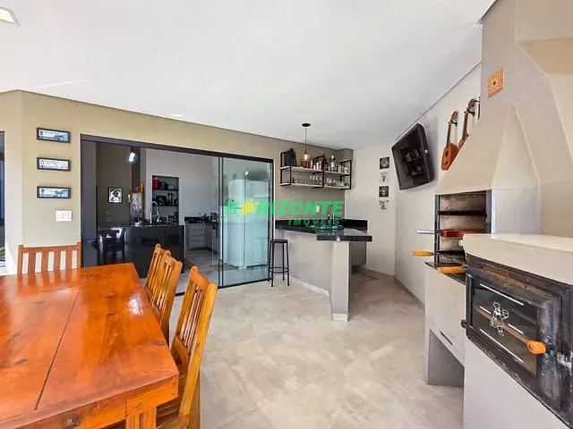 Casa com 881m² 4 quartos e 6 banheiros, à venda, no bairro Urbanova em São José dos Campos