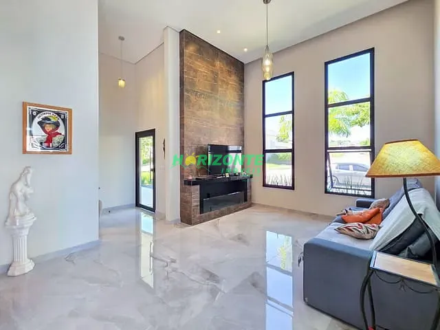 Casa com 881m² 4 quartos e 6 banheiros, à venda, no bairro Urbanova em São José dos Campos