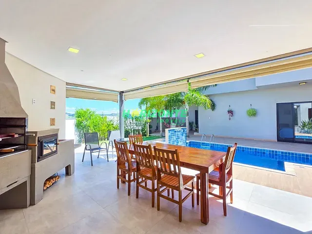 Casa com 881m² 4 quartos e 6 banheiros, à venda, no bairro Urbanova em São José dos Campos