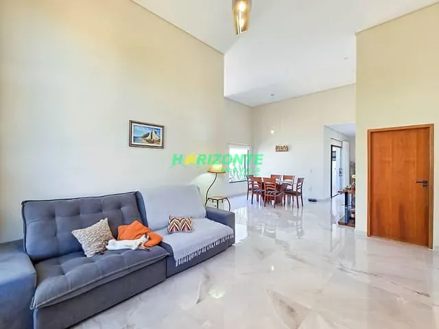 Casa com 881m² 4 quartos e 6 banheiros, à venda, no bairro Urbanova em São José dos Campos