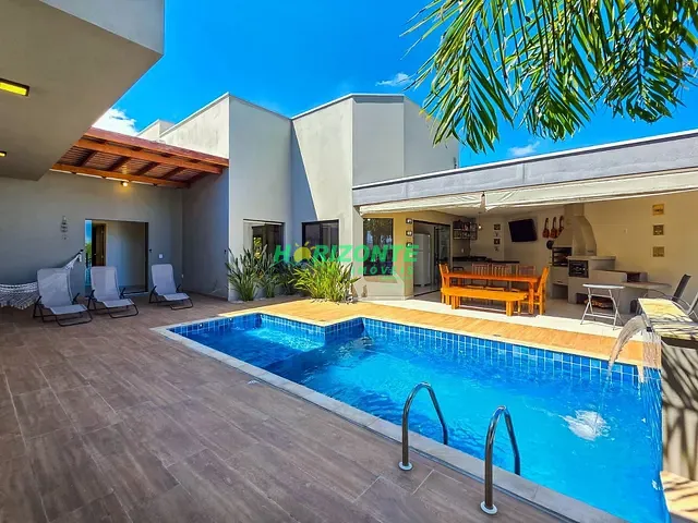 Casa com 881m² 4 quartos e 6 banheiros, à venda, no bairro Urbanova em São José dos Campos