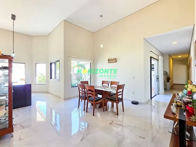 Casa com 881m² 4 quartos e 6 banheiros, à venda, no bairro Urbanova em São José dos Campos
