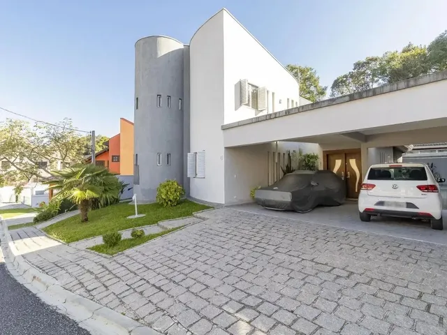 Casa com 450m² 3 quartos e 5 banheiros, à venda, no bairro Santa Felicidade em Curitiba