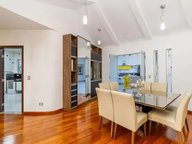 Casa com 450m² 3 quartos e 5 banheiros, à venda, no bairro Santa Felicidade em Curitiba