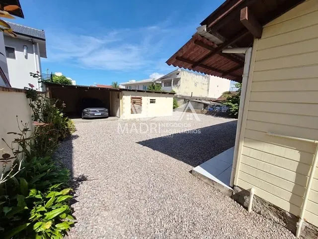 Casa 2 quartos e 1 banheiro, à venda, no bairro Ponte do Imaruim em Palhoça
