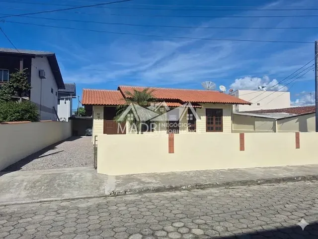 Casa 2 quartos e 1 banheiro, à venda, no bairro Ponte do Imaruim em Palhoça