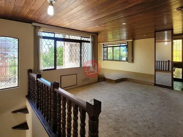 Casa com 318m² 4 quartos e 6 banheiros, à venda, no bairro Três Figueiras em Porto Alegre