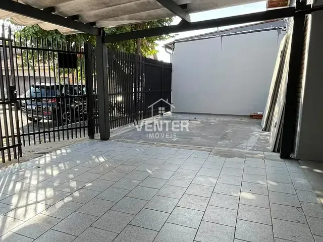 Casa com 250m² 3 quartos e 3 banheiros, à venda ou para alugar, no bairro Esplanada Santa Terezinha em Taubaté