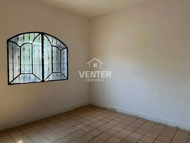 Casa com 250m² 3 quartos e 3 banheiros, à venda ou para alugar, no bairro Esplanada Santa Terezinha em Taubaté