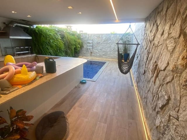 Casa com 100m² 3 quartos e 3 banheiros, à venda, no bairro Lagoa em Macaé