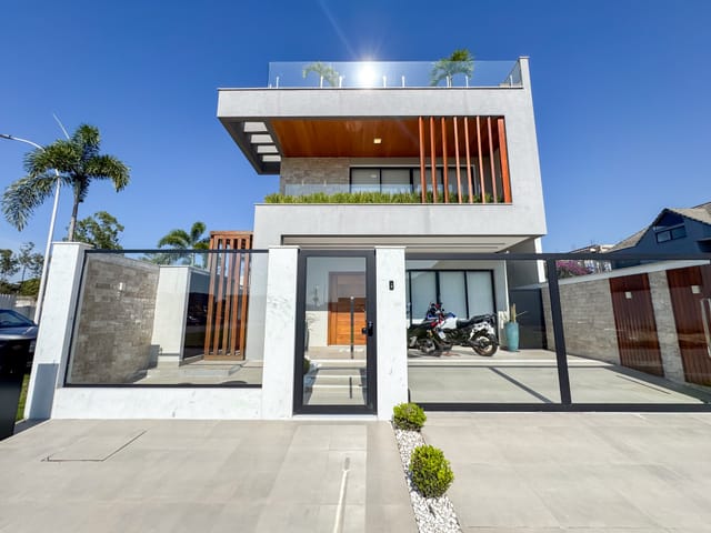 Casa 5 quartos e 7 banheiros, à venda, no bairro Recreio dos Bandeirantes em Rio de Janeiro