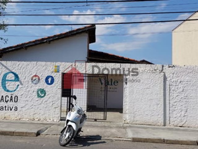 Casa com 257m², à venda, no bairro Santana em Pindamonhangaba
