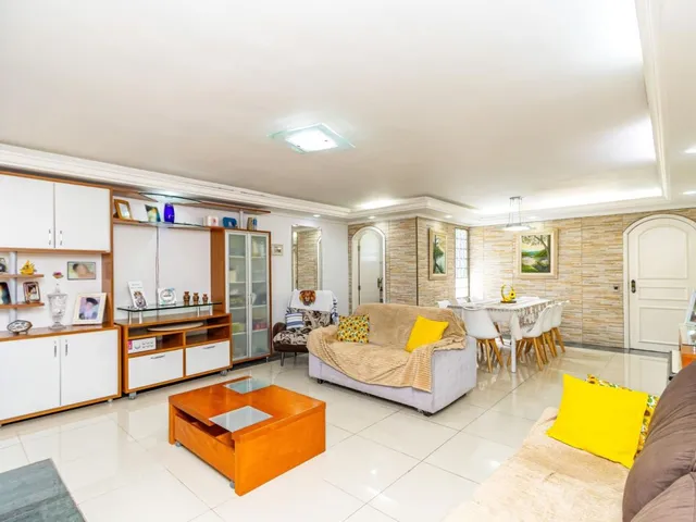 Casa com 370m² 5 quartos e 5 banheiros, à venda, no bairro Capão da Imbuia em Curitiba