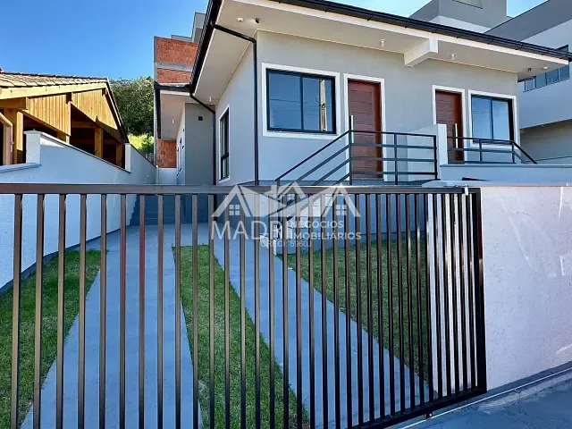 Casa com 105m² 2 quartos e 1 banheiro, à venda, no bairro Forquilhas em São José