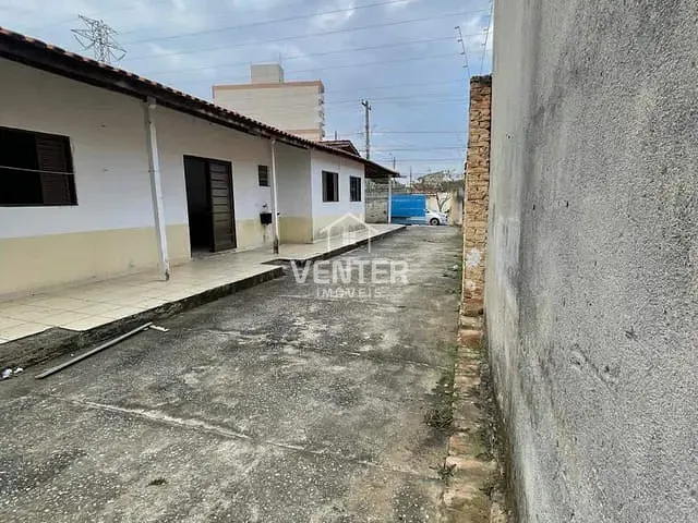 Casa com 201m² 3 quartos e 2 banheiros, para alugar, no bairro Vila Nossa Senhora das Graças em Taubaté