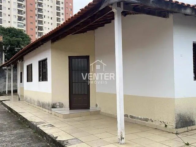 Casa com 201m² 3 quartos e 2 banheiros, para alugar, no bairro Vila Nossa Senhora das Graças em Taubaté