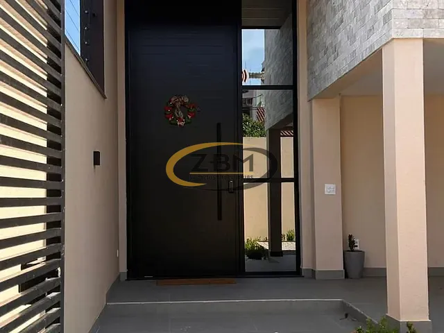 Casa com 360m² 3 quartos e 4 banheiros, à venda, no bairro Universitário em Londrina