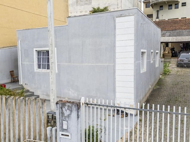 Casa com 366m² 3 quartos e 2 banheiros, à venda, no bairro Abranches em Curitiba