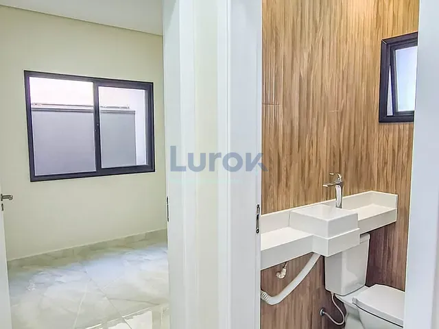 Casa com 300m² 3 quartos e 5 banheiros, à venda, no bairro Roncáglia em Valinhos
