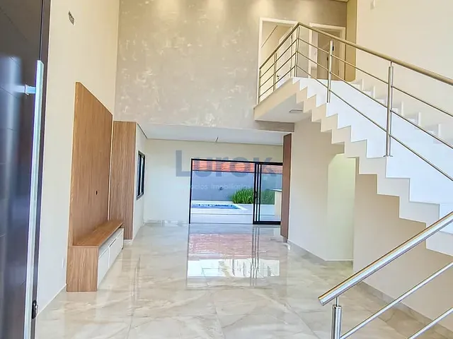 Casa com 300m² 3 quartos e 5 banheiros, à venda, no bairro Roncáglia em Valinhos