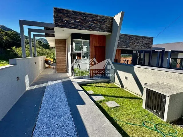 Casa com 115m² 2 quartos e 2 banheiros, à venda, no bairro Forquilhas em São José