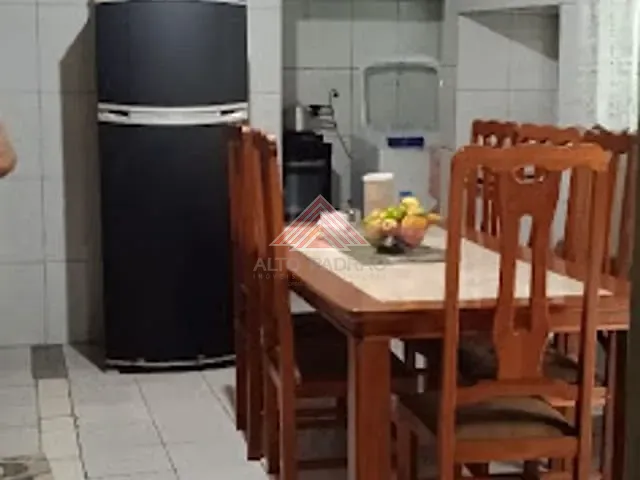 Casa com 125m² 5 quartos e 3 banheiros, à venda, no bairro Vila Assis Brasil em Mauá