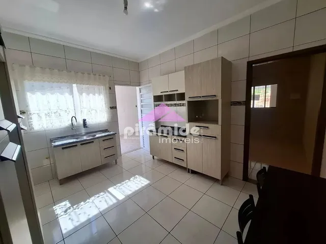 Casa com 175m² 4 quartos e 3 banheiros, à venda, no bairro Parque Residencial Santo André em Caçapava