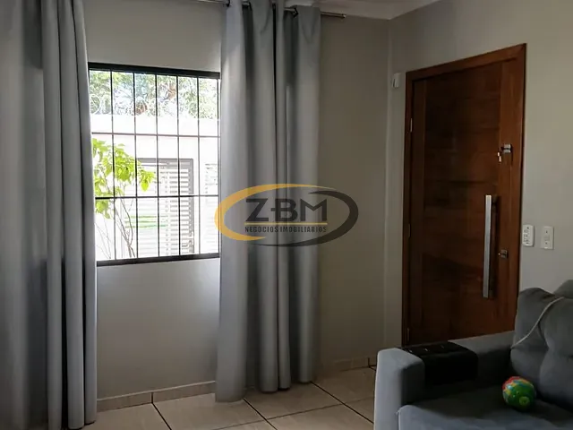 Casa com 300m² 4 quartos e 3 banheiros, à venda, no bairro Bandeirantes em Londrina