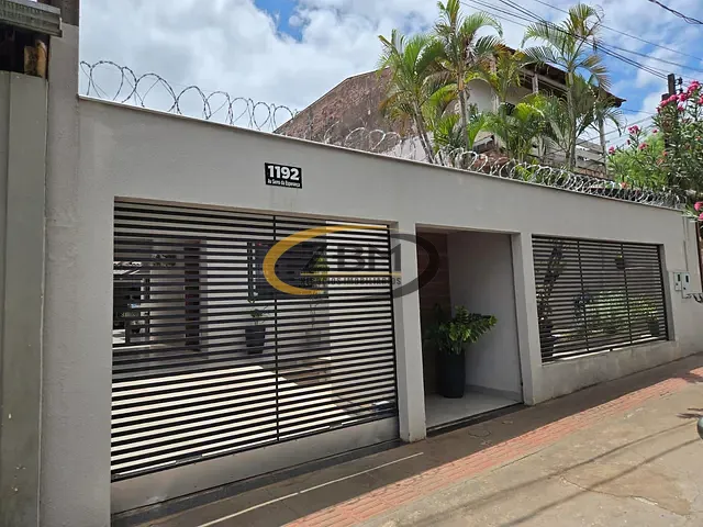 Casa com 300m² 4 quartos e 3 banheiros, à venda, no bairro Bandeirantes em Londrina