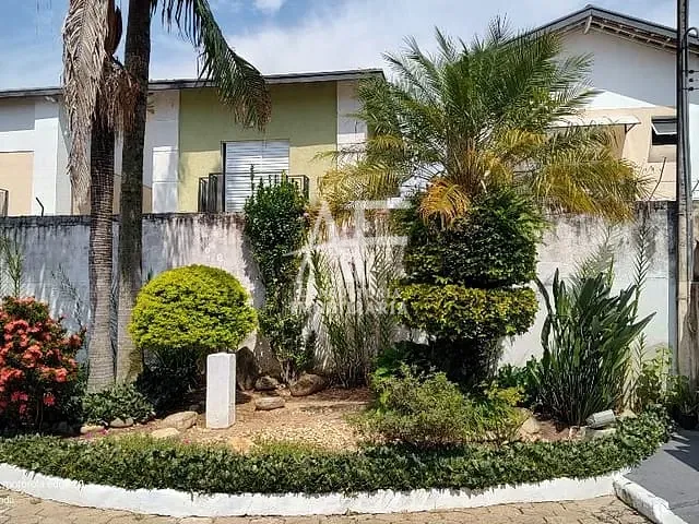 Casa com 250m² 5 quartos e 2 banheiros, à venda, no bairro Vila São Geraldo em Taubaté